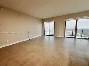 16385 Biscayne Blvd, Unit PH8 in Sunny Isles Beach, FL - Foto de edificio - Building Photo