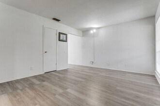 528 Southtrail Dr in San Antonio, TX - Building Photo - Building Photo