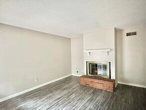 2067 Goldbrier Ln in Memphis, TN - Foto de edificio - Building Photo