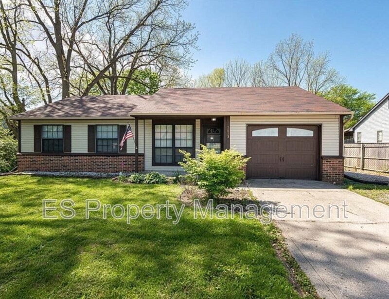 5613 W Mills Rd in Indianapolis, IN - Building Photo