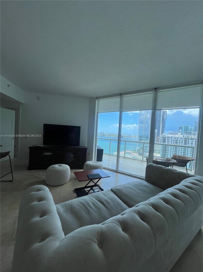 480 NE 30th St, Unit 2103 in Miami, FL - Foto de edificio - Building Photo