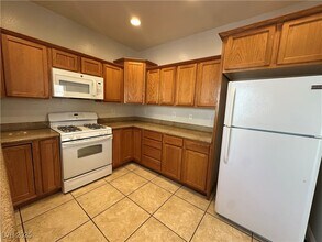 5676 Rainbow Creek Ct in Las Vegas, NV - Building Photo - Building Photo