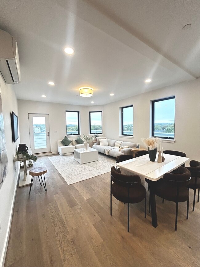 80 Broadway in Arlington, MA - Foto de edificio - Building Photo