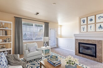 Maple Leaf Townhomes in Arvada, CO - Foto de edificio - Building Photo