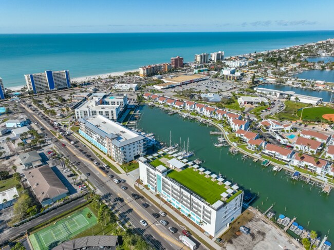 400 150th Ave in Madeira Beach, FL - Building Photo - Building Photo