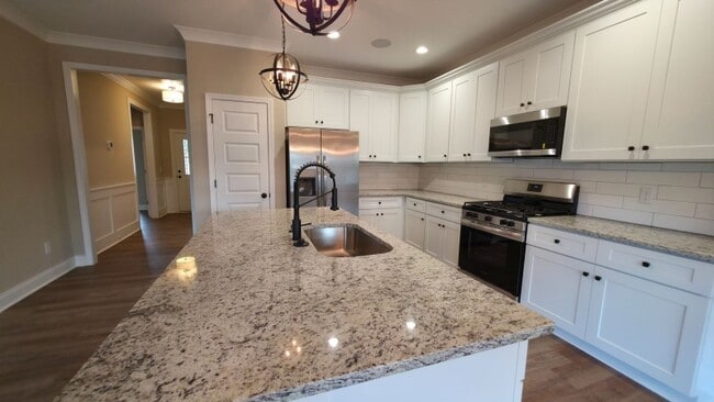 property at 3218 Benvill Ct