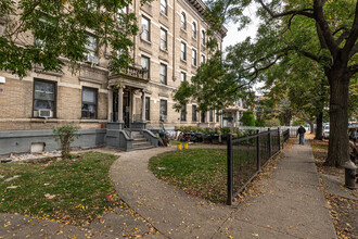 807 Beverley Rd in Brooklyn, NY - Foto de edificio - Building Photo