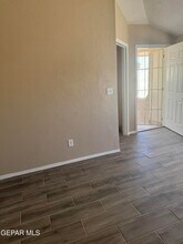 1924 Estrada Dr in El Paso, TX - Building Photo - Building Photo