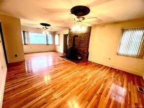 57 Hubbard Rd in Bloomingburg, NY - Building Photo - Building Photo