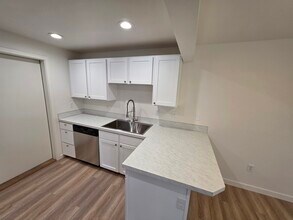 10515 140th Avenue Ct E in Puyallup, WA - Foto de edificio - Building Photo