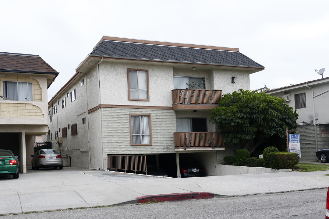 3307 Mentone Ave in Los Angeles, CA - Building Photo