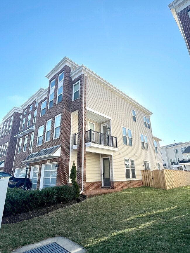 23489 Epperson Sq Rentals in Brambleton, VA