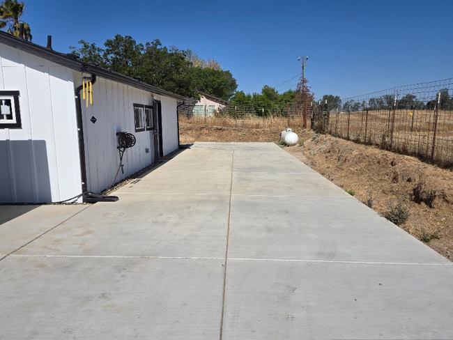 16750 Anaconda Rd in Madera, CA - Building Photo - Building Photo