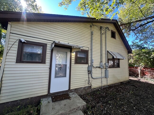 218 Holmes St, Unit 218 B in Frankfort, KY - Building Photo - Building Photo