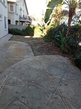 6061 Caddington Row in San Diego, CA - Foto de edificio - Building Photo