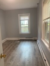 146 Spencer St, Unit 1 in Boston, MA - Foto de edificio - Building Photo