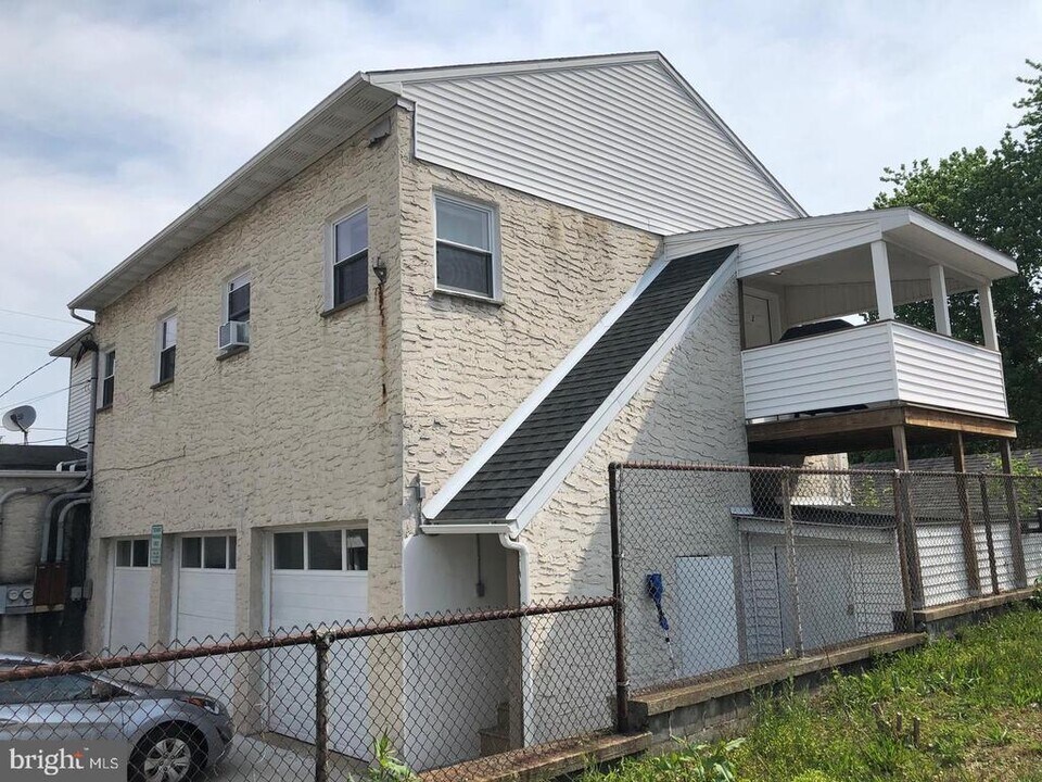340 Morgan St in Phoenixville, PA - Building Photo