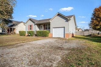 1409 Wrightford Dr in Lebanon, TN - Building Photo - Building Photo