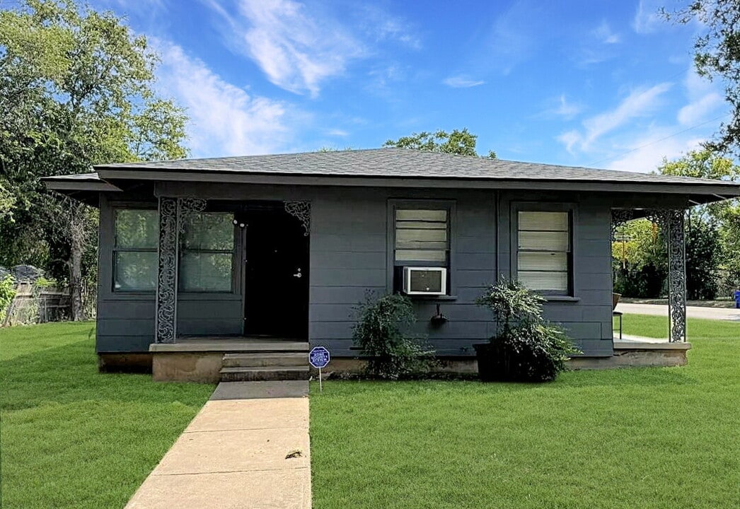 3828 Colcord Ave in Waco, TX - Foto de edificio
