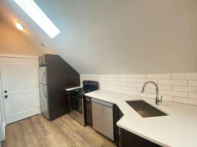 2244 S Sawyer Ave, Unit 4 in Chicago, IL - Building Photo - Building Photo