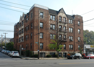 737 Yonkers Ave in Yonkers, NY - Building Photo - Building Photo