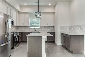 4519 San Jacinto St in Dallas, TX - Building Photo - Building Photo