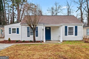 2160 Dowdell Dr in Chamblee, GA - Building Photo