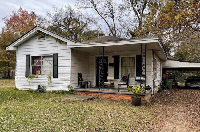 property at 2627 Geneva St