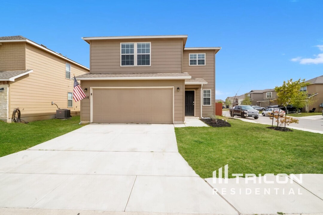 408 Auburn Park in Selma, TX - Building Photo