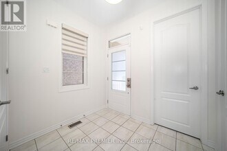 1058 Cameo St in Pickering, ON - Building Photo - Building Photo