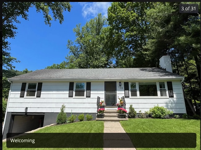 128 West Ave in Darien, CT - Building Photo - Building Photo