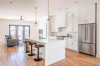 1118 Arkwright Pl SE in Atlanta, GA - Foto de edificio - Building Photo