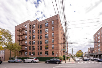 2299 E 13th St in Brooklyn, NY - Foto de edificio - Building Photo