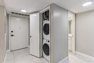 950 Ponce De Leon Rd in Boca Raton, FL - Building Photo - Building Photo