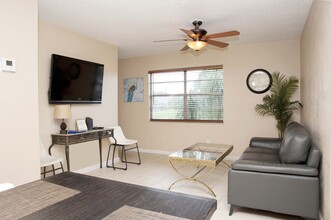 458 SE Doat St, Unit 4E in Port St. Lucie, FL - Building Photo - Building Photo