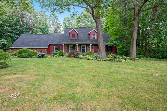 3310 Lake Dr in Allegan, MI - Building Photo - Building Photo