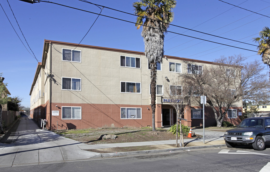 Parkmont Apartments in Hayward, CA - Building Photo