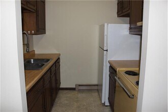 200 Fernwood Rd-Unit -Apt # 9 in Wintersville, OH - Building Photo - Building Photo