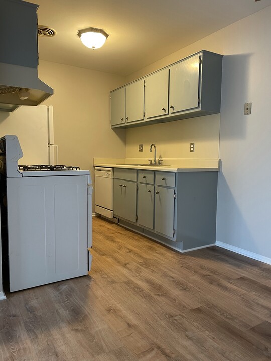 38290 Fairway Ct, Unit #155 in Clinton Township, MI - Foto de edificio