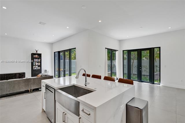 7759 SW 99th St in Miami, FL - Building Photo - Building Photo