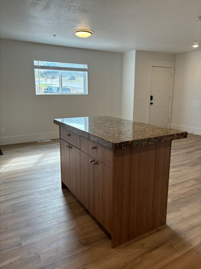 429 Cheyenne Dr in Evanston, WY - Foto de edificio - Building Photo