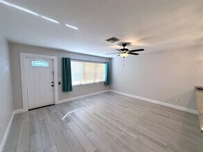 4499 E Alhambra Cir in Naples, FL - Building Photo - Building Photo