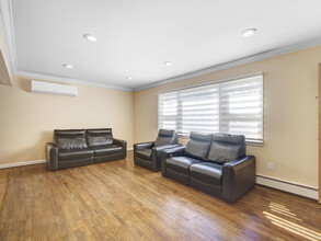 29 Fitzherbert St in Bloomfield, NJ - Building Photo - Building Photo