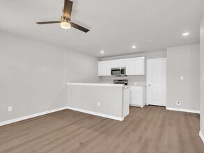 3001 Gray Wolf Cir in Denton, TX - Foto de edificio - Building Photo