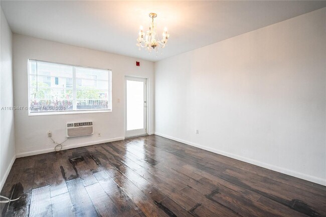 1120 Euclid Ave in Miami Beach, FL - Building Photo - Building Photo