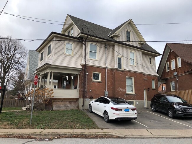 property at 4725 Mcdougall Cres