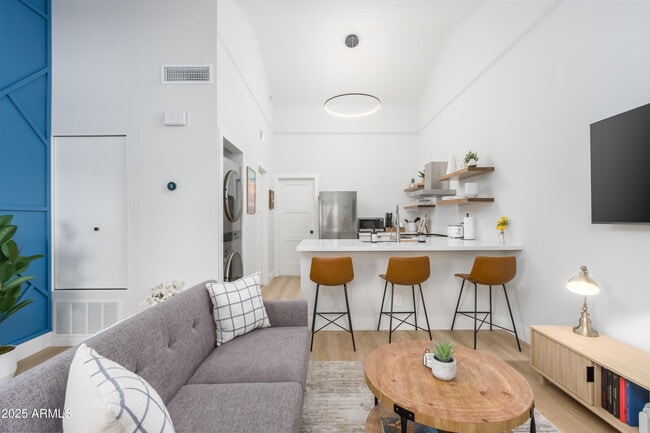 5704 E Aire Libre Ave in Scottsdale, AZ - Foto de edificio - Building Photo