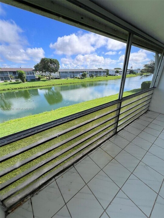 89 Berkshire D in West Palm Beach, FL - Building Photo