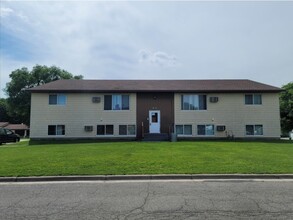 Kaiser East Apartments in St. Cloud, MN - Building Photo - Primary Photo