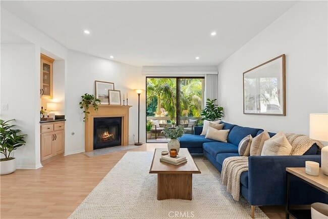 property at 4430 Noble Ave